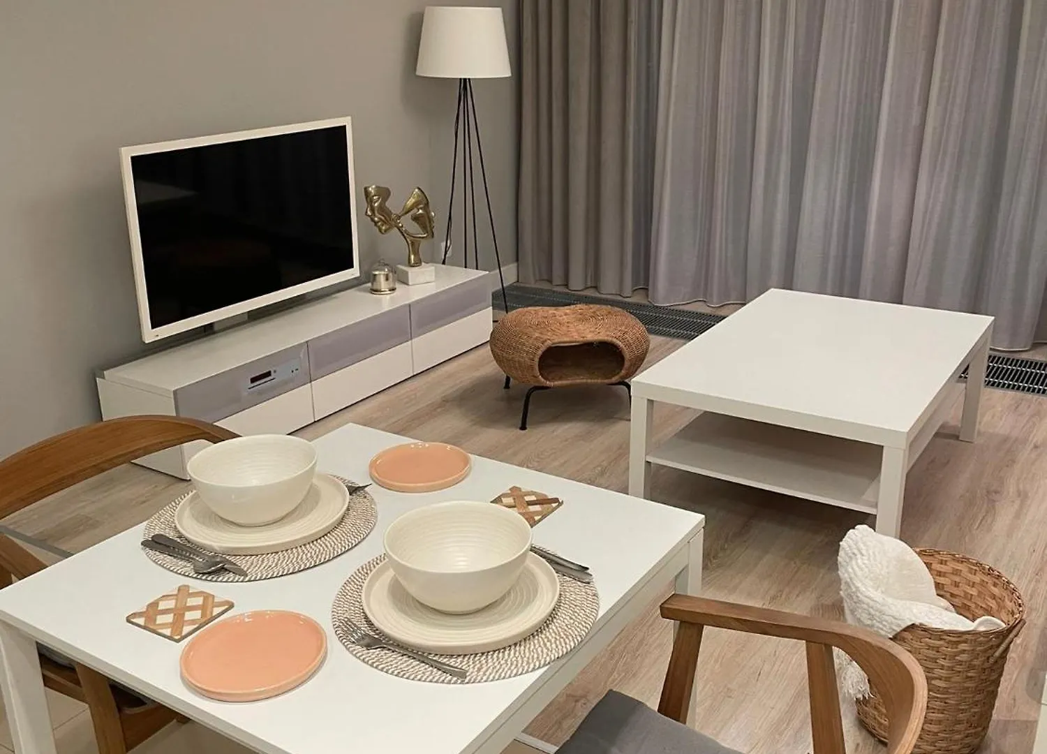 Warsaw City Center Apartment - With Free Parking Poland